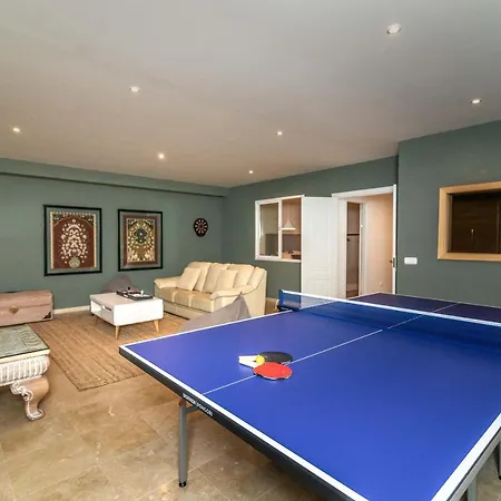 Villa Tiger Woods Golfing Marbella Old Town Villa